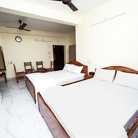 Rishika Guest House And Banquet Kolkata Exterior photo